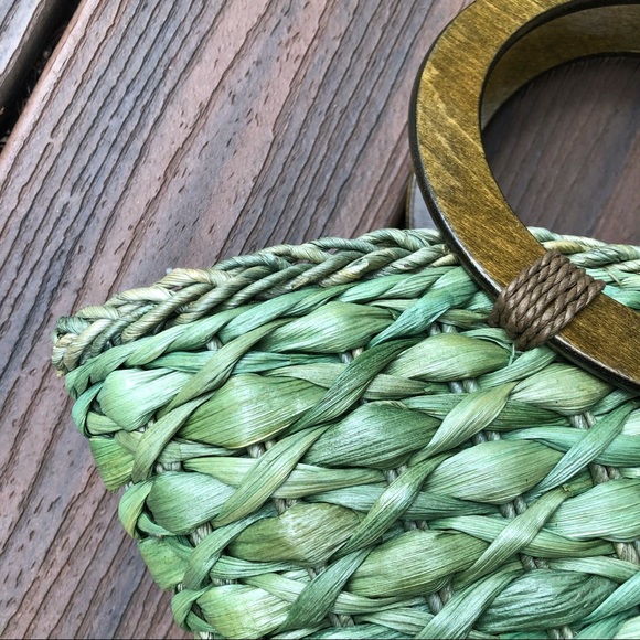 🌿 Woven Rafia Handbag with Circle Handles 🌿 - Picture 5 of 10